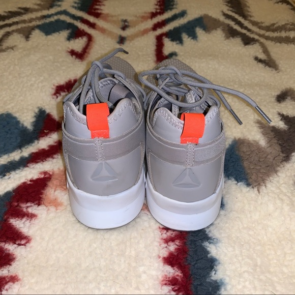 Nike Women’s Tennis Shoes size 7 1/2 - Picture 5 of 6